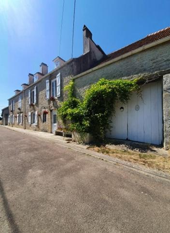Bed and Breakfast Chez Zoiseau Et Zoiseautte Chassigny Exterior foto